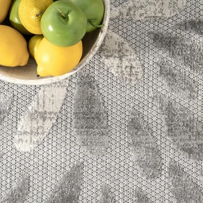 NuLOOM Floret Raised Indoor And Outdoor Patio Area Rug 7 NuLOOM Floret Raised Indoor And Outdoor Patio Area Rug - Image 5