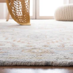 Heritage HG920 Hand Loomed Area Rug - Safavieh -Home Decor Store GUEST 4512271c 4954 4e60 b411 b08f270aab1a