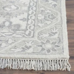 Carolyn Medallion Tufted Area Rug - Safavieh